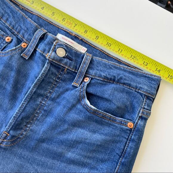 Levi's Womens Button Fly Distressed Wedgie Skinny Jeans Size 29 - Picture 8 of 8